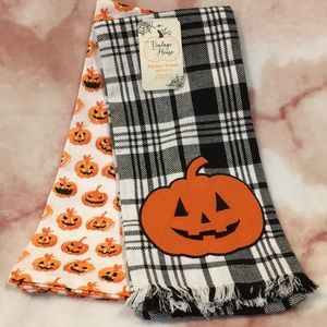 Pumpkin Halloween Jack o Lantern Kitchen Towels Set of 2, NWT